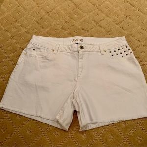 Apt 9 White‎ Denim Shorts 12